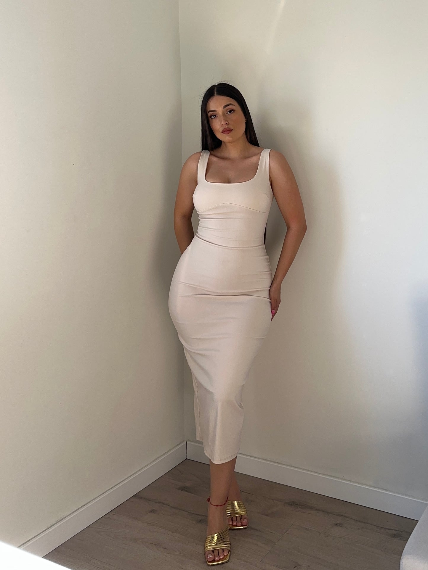 VESTIDO MIDI TIRANTES