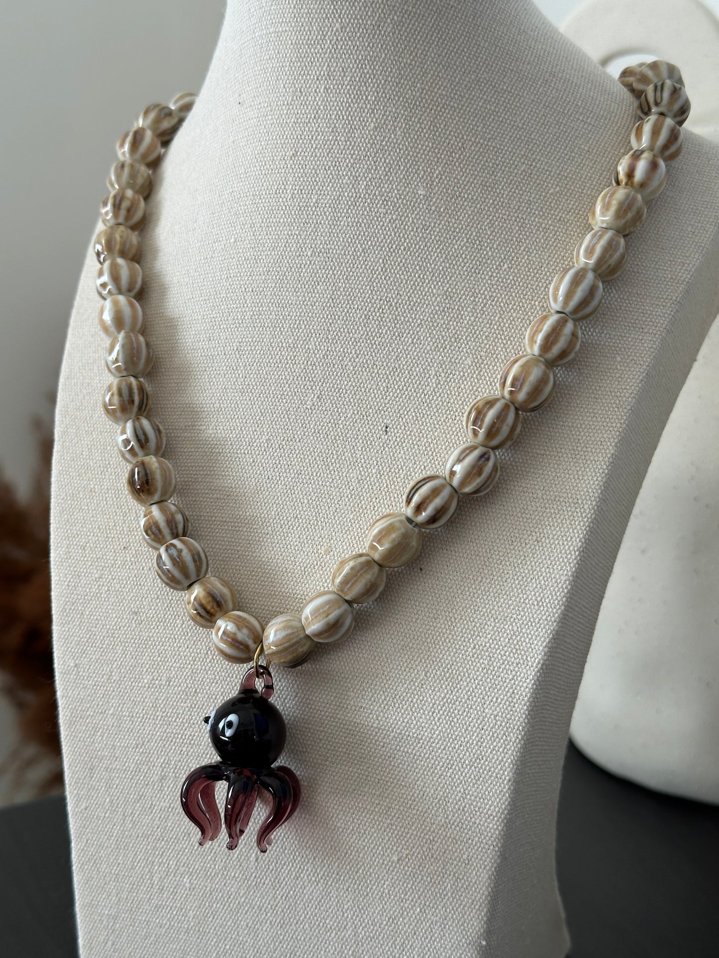 COLLAR PULPO MORADO (PREVENTA)