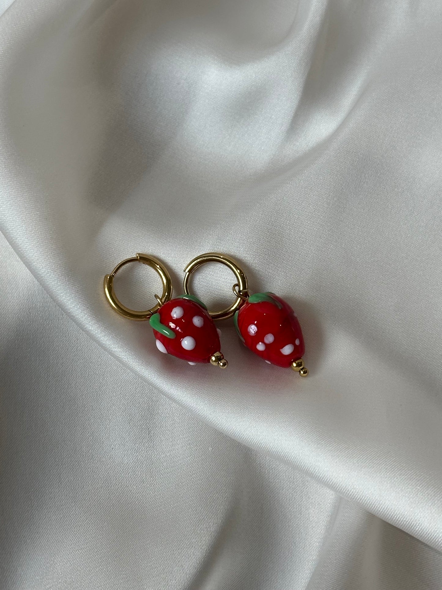 PENDIENTES FRESAS