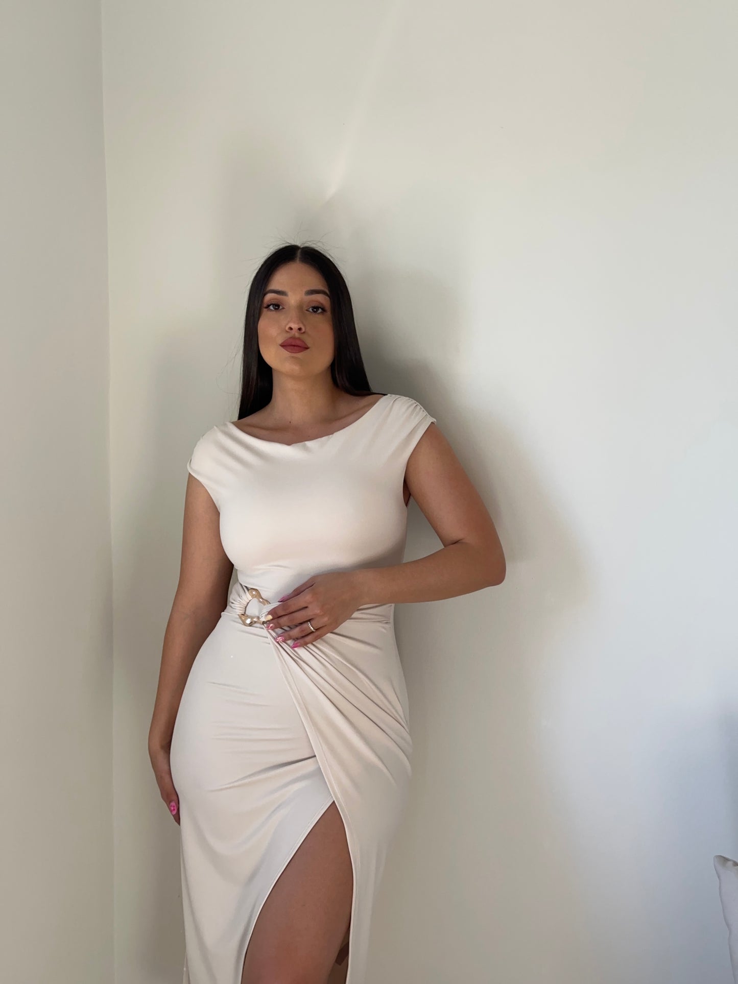 VESTIDO MIDI DRAPEADO APLIQUE