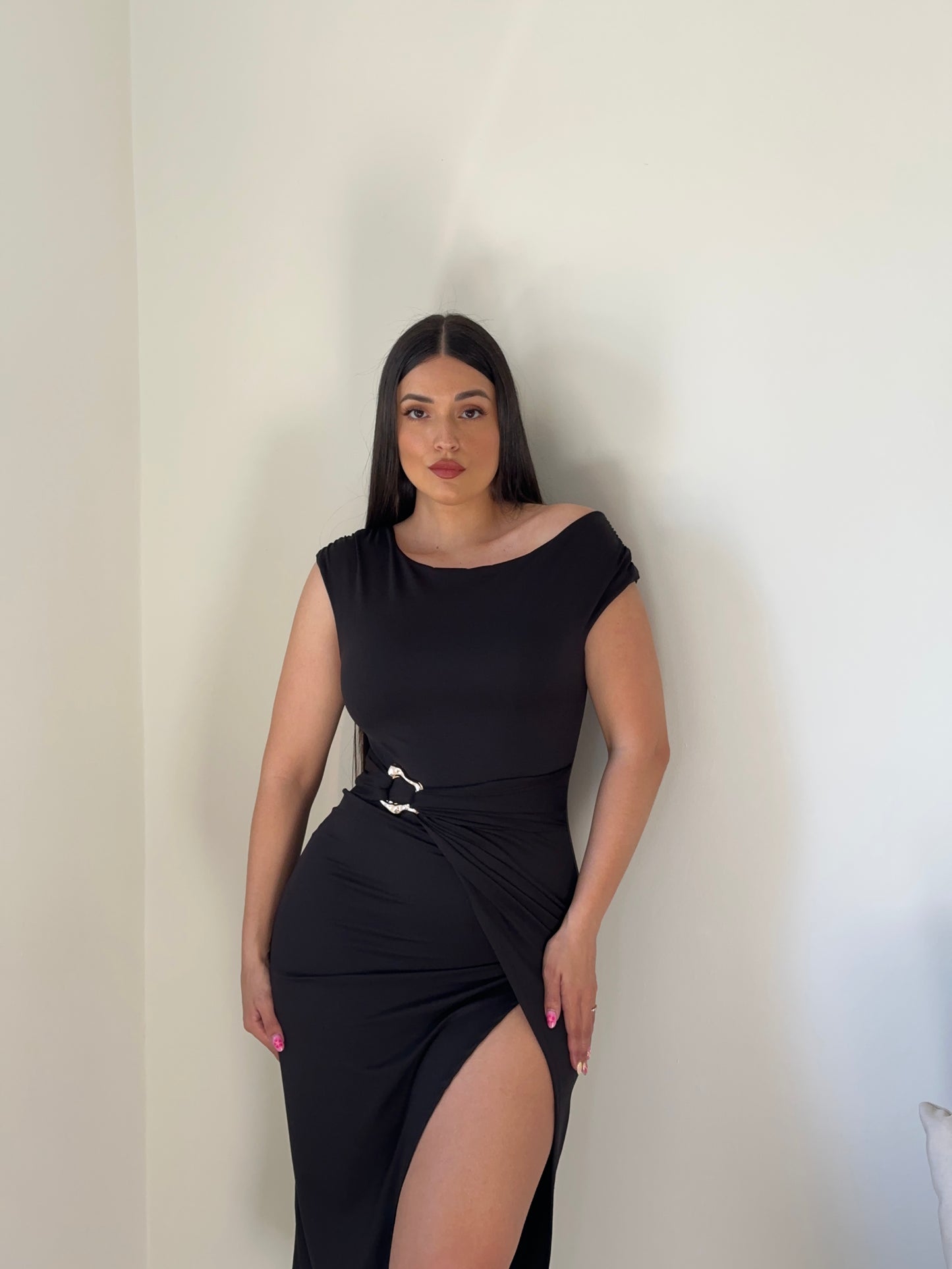 VESTIDO MIDI DRAPEADO APLIQUE