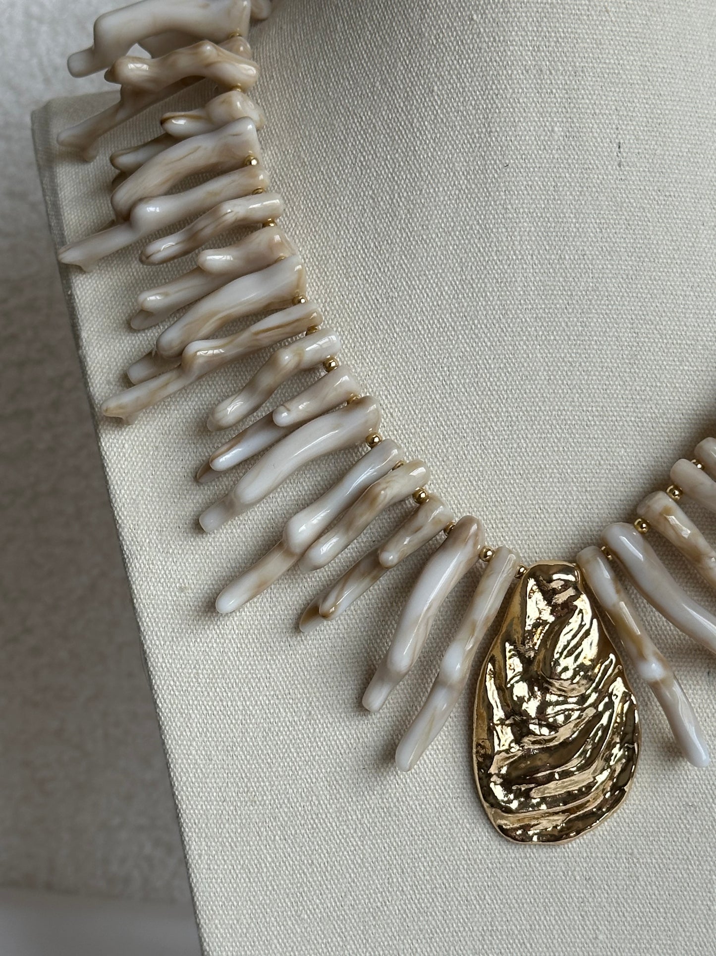 COLLAR CORAL OSTRA