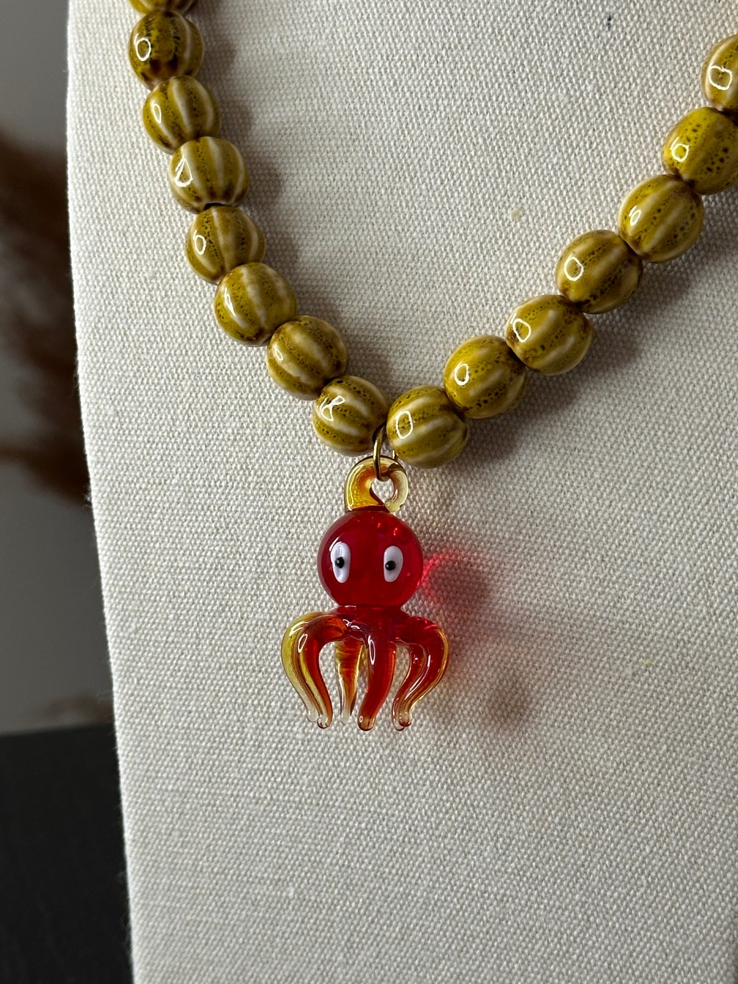COLLAR PULPO ROJO (PREVENTA)