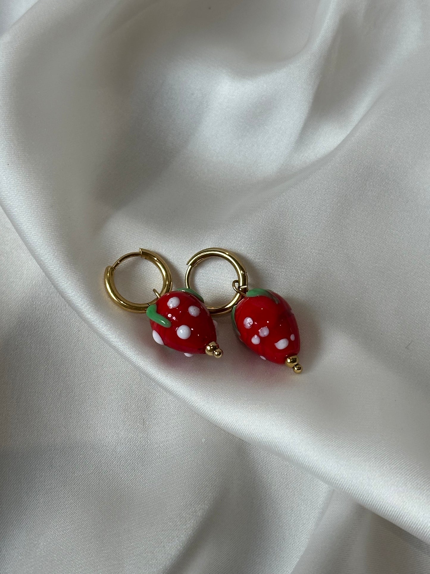 PENDIENTES FRESAS