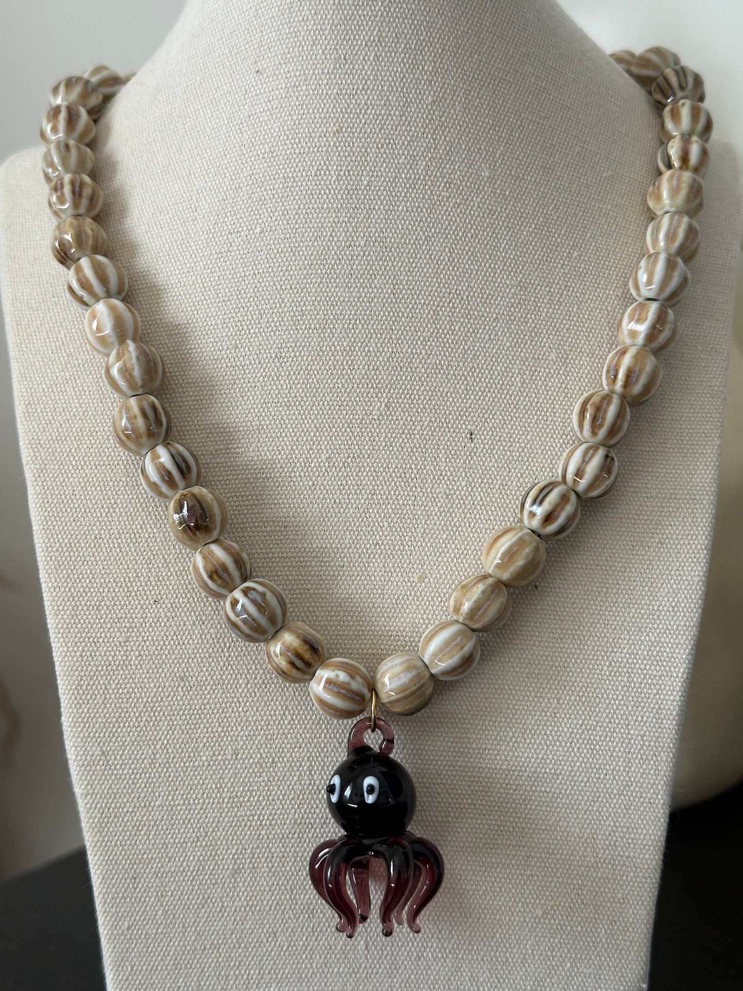 COLLAR PULPO MORADO (PREVENTA)