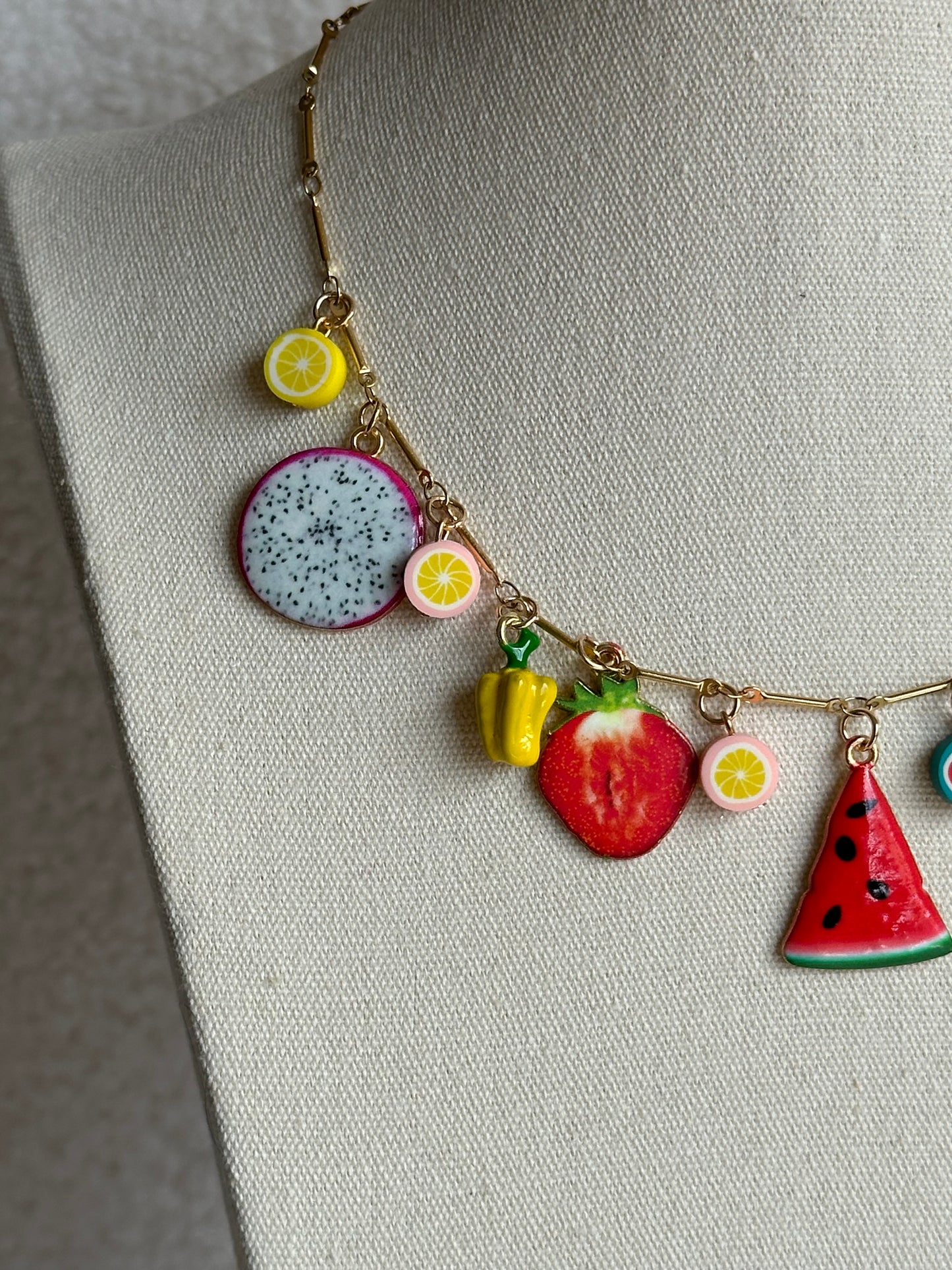 COLLAR CADENA FRUTAS