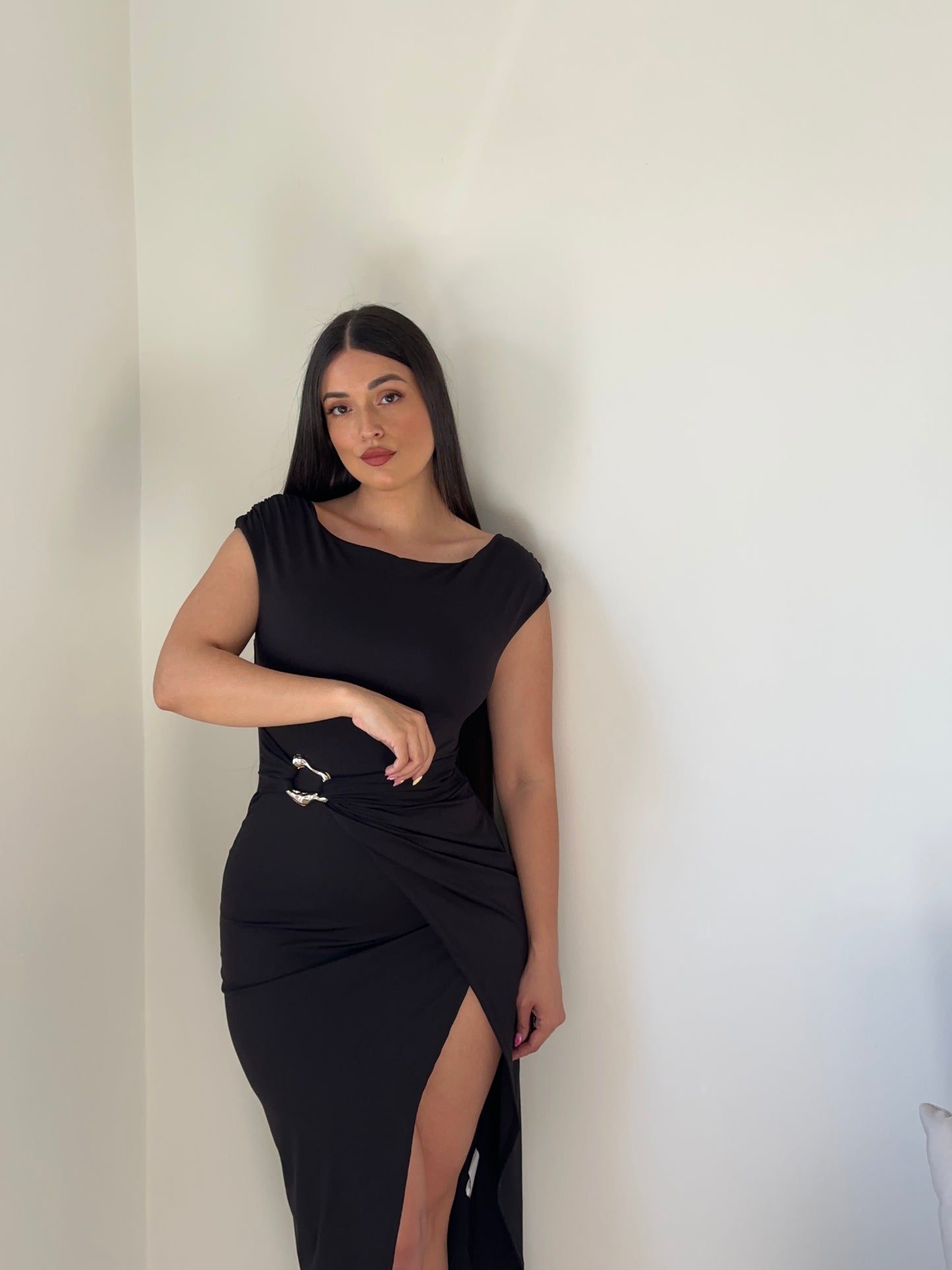VESTIDO MIDI DRAPEADO APLIQUE