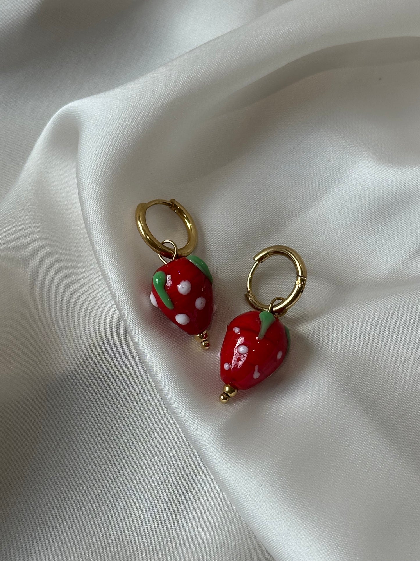 PENDIENTES FRESAS