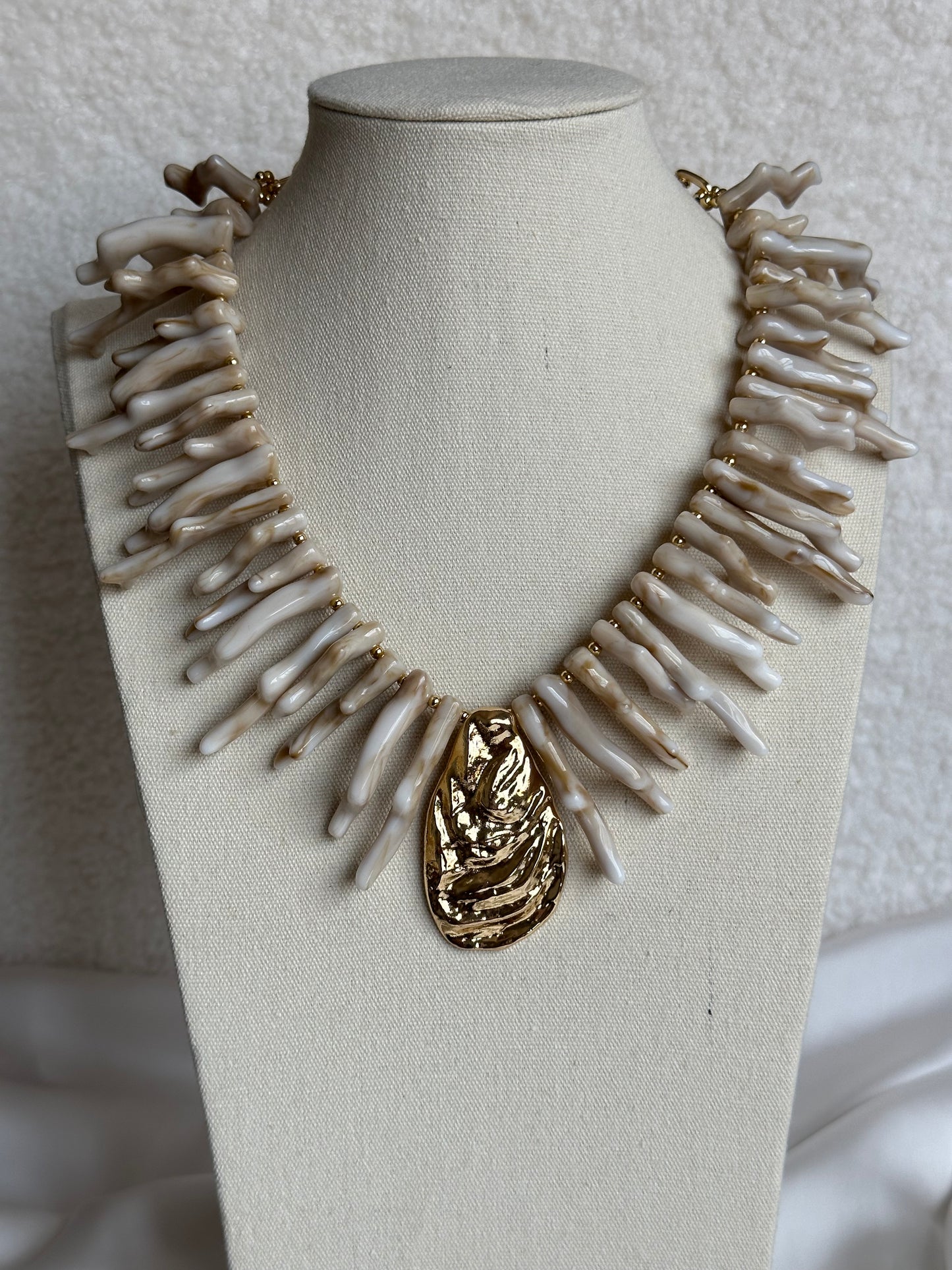 COLLAR CORAL OSTRA