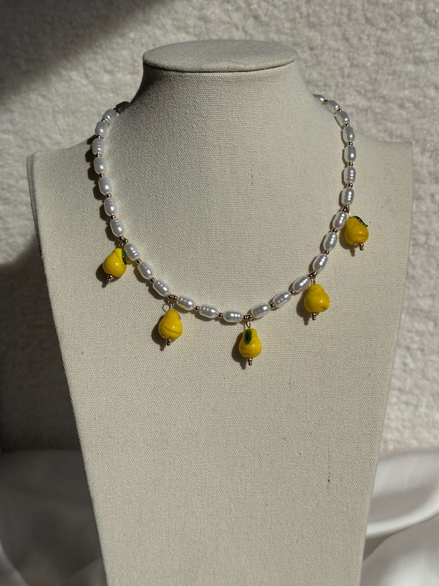 COLLAR PERLAS LIMONES