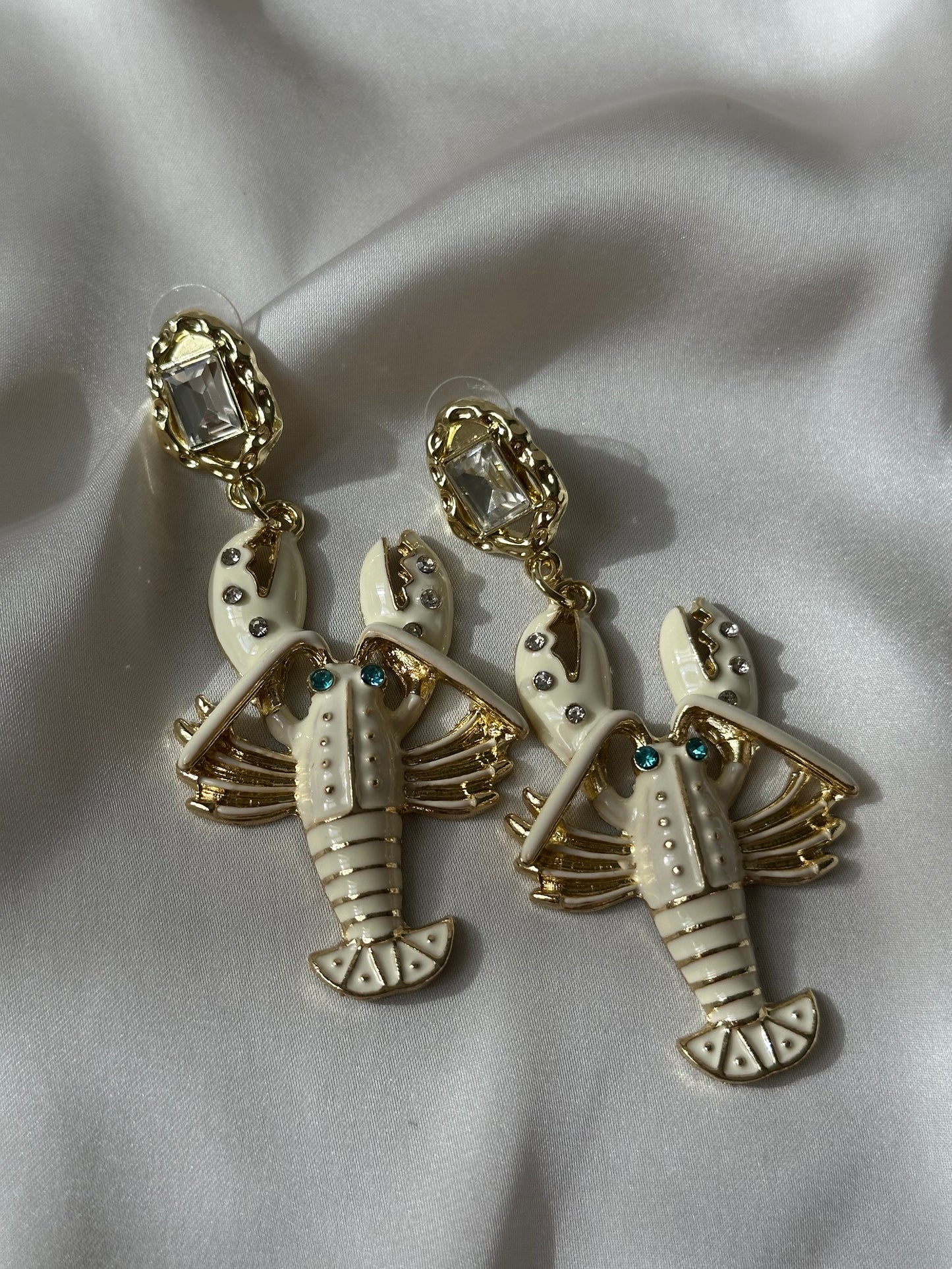 PENDIENTES LANGOSTA BLANCA