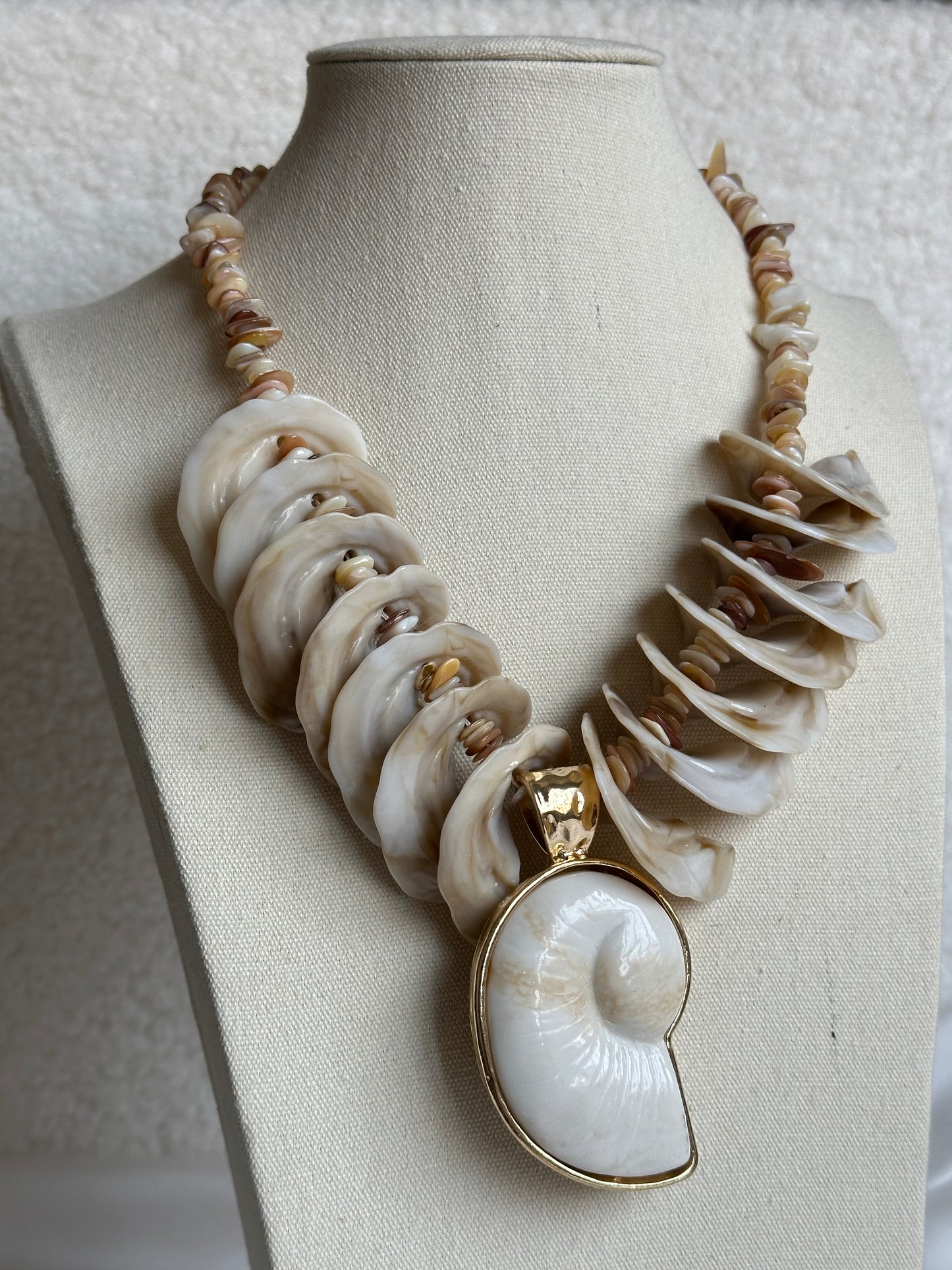 COLLAR CARACOLA CONCHAS