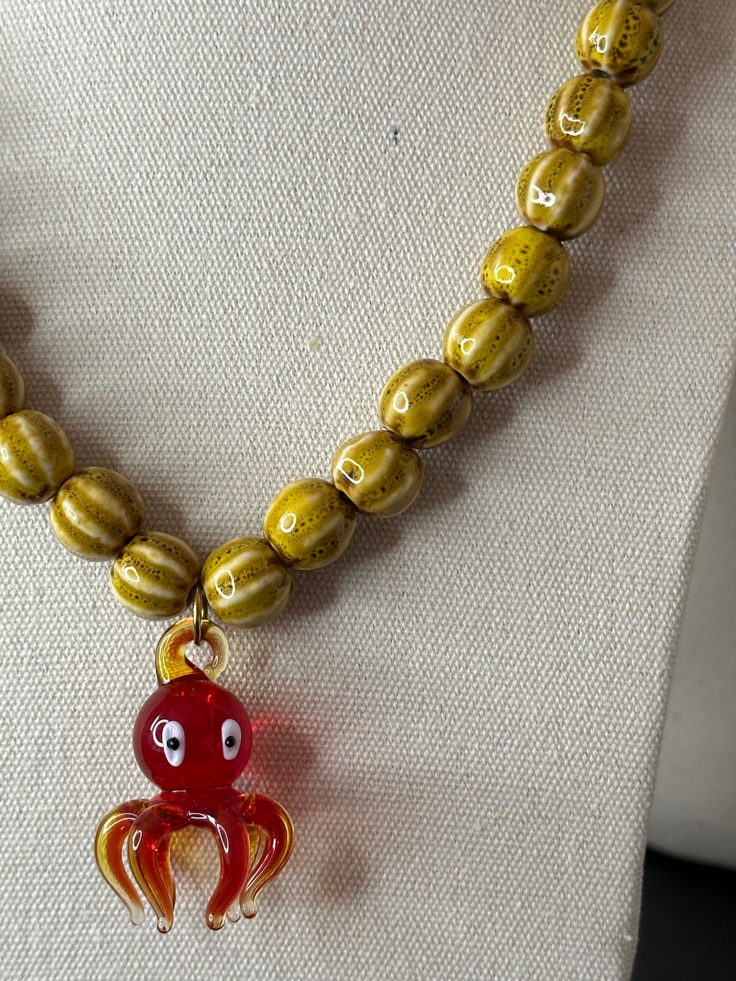 COLLAR PULPO ROJO (PREVENTA)