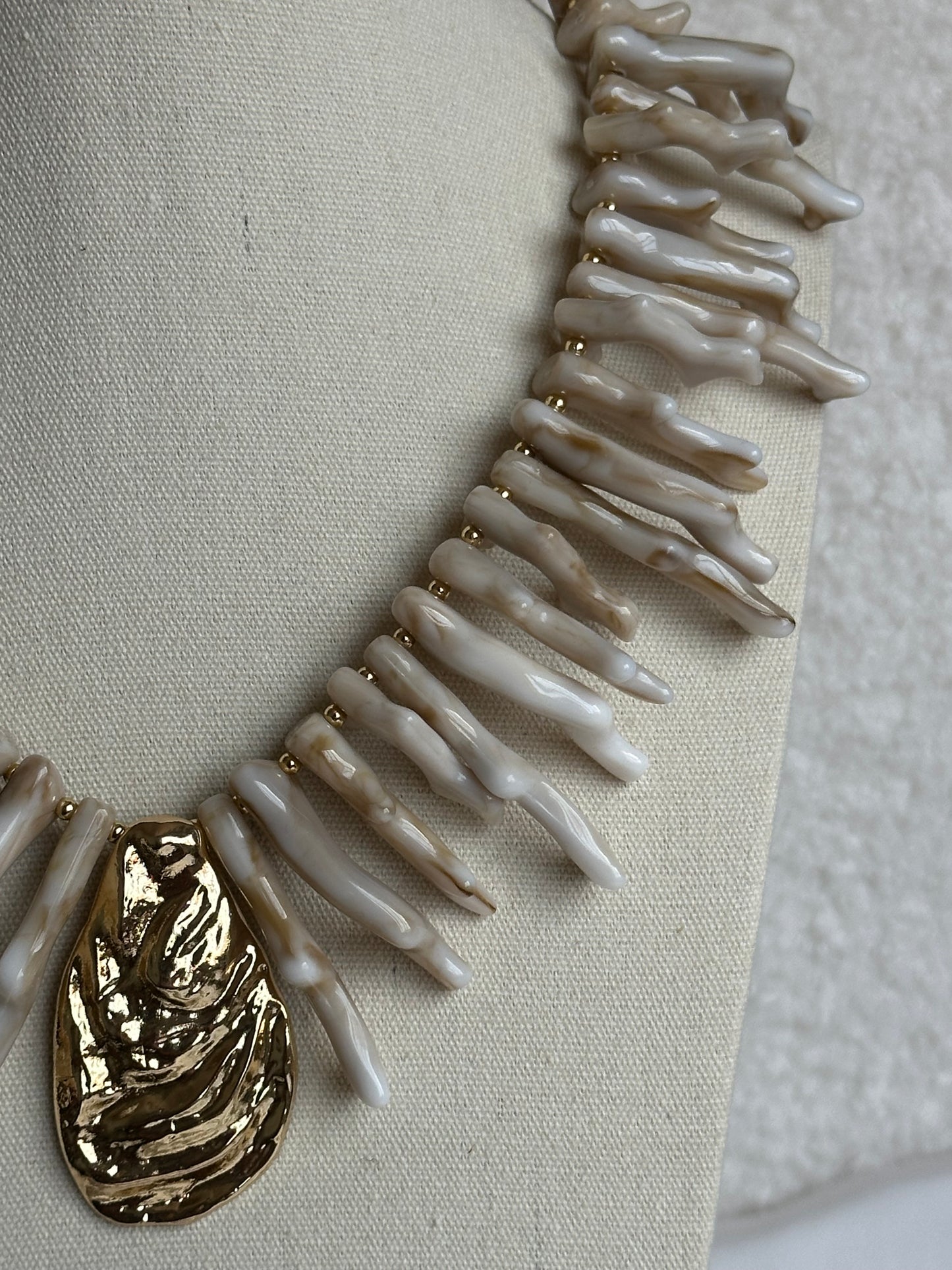 COLLAR CORAL OSTRA