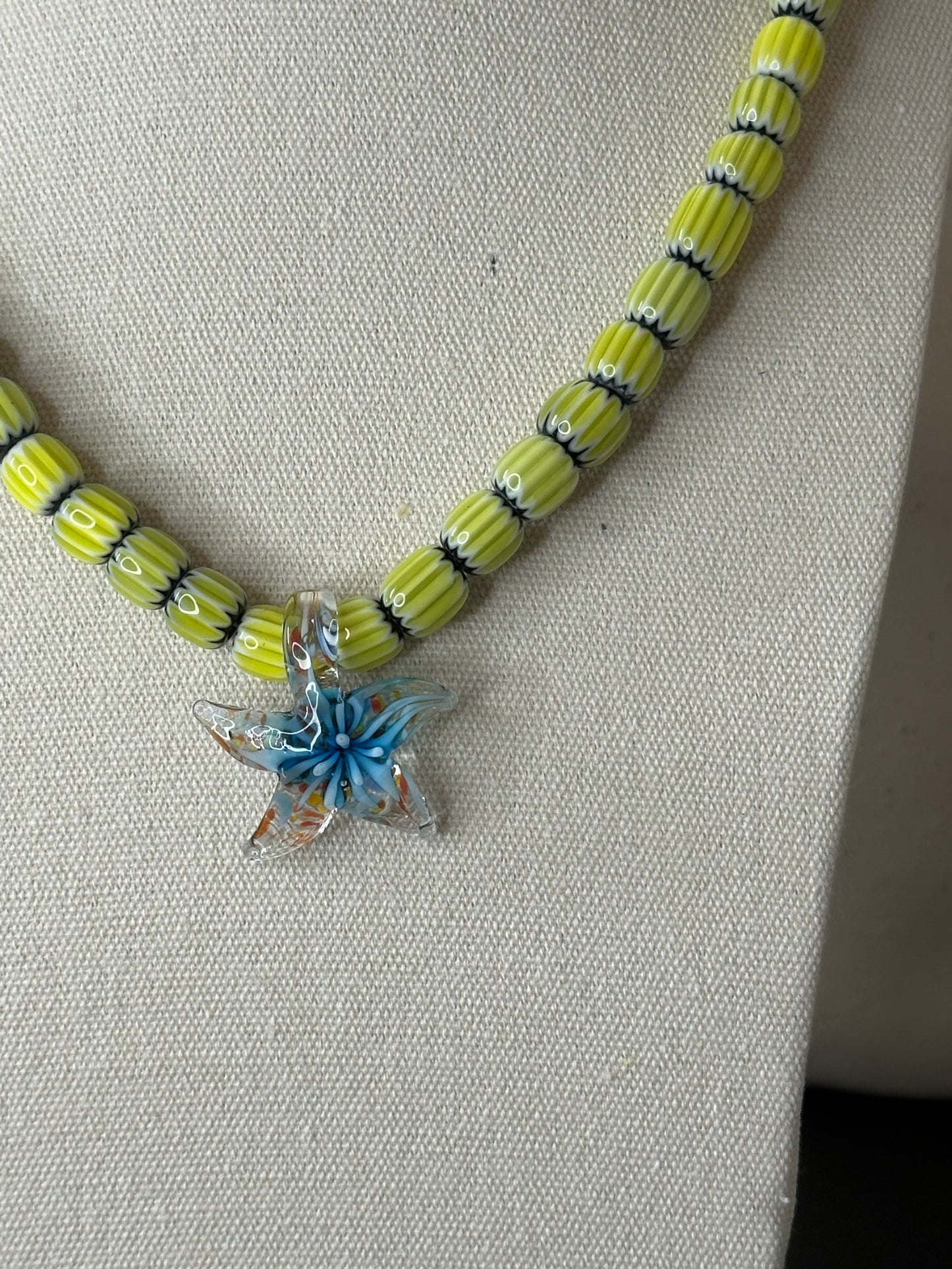 COLLAR AMARILLO ESTRELLA (PREVENTA)