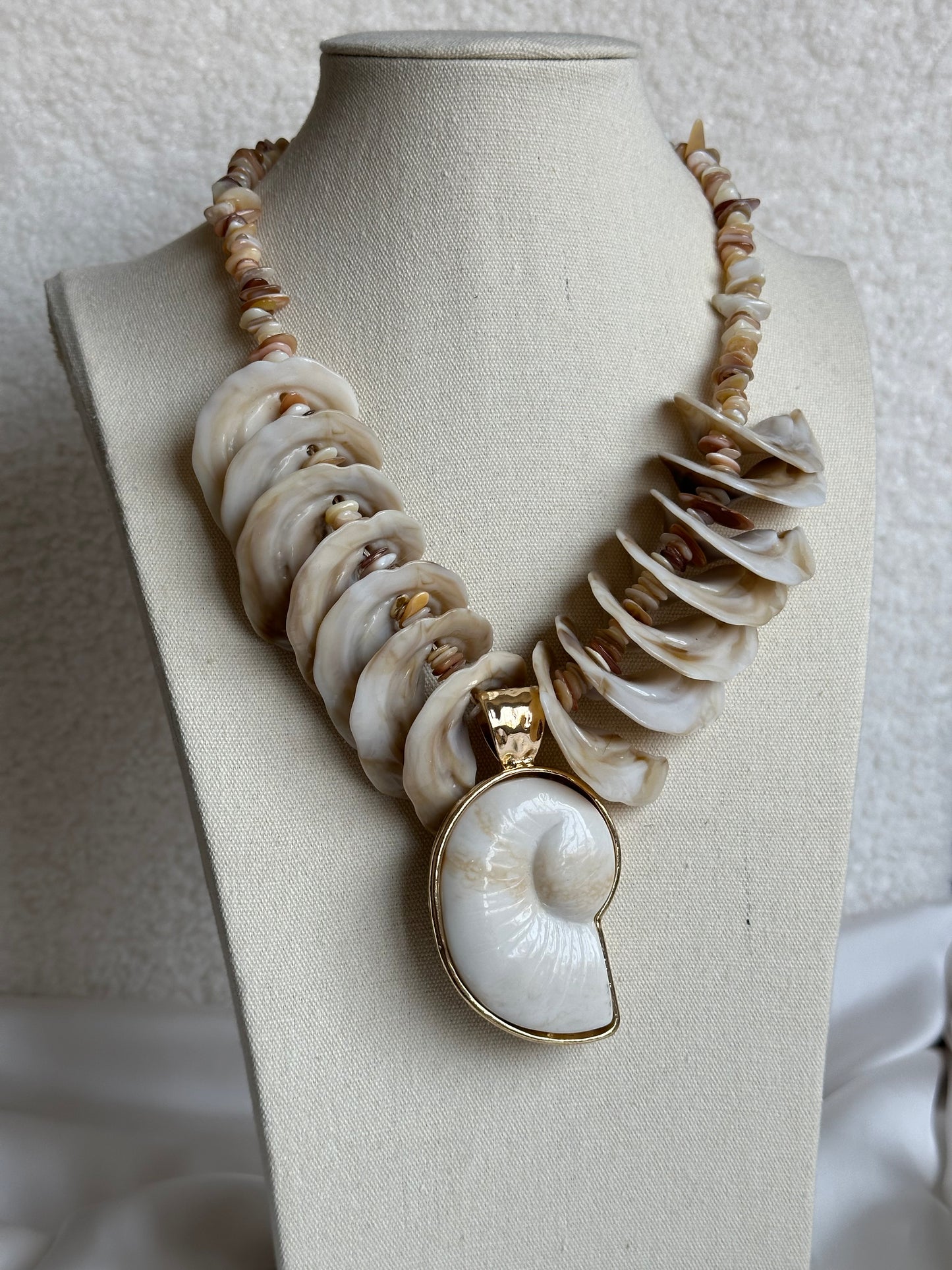 COLLAR CARACOLA CONCHAS