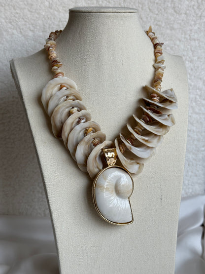 COLLAR CARACOLA CONCHAS