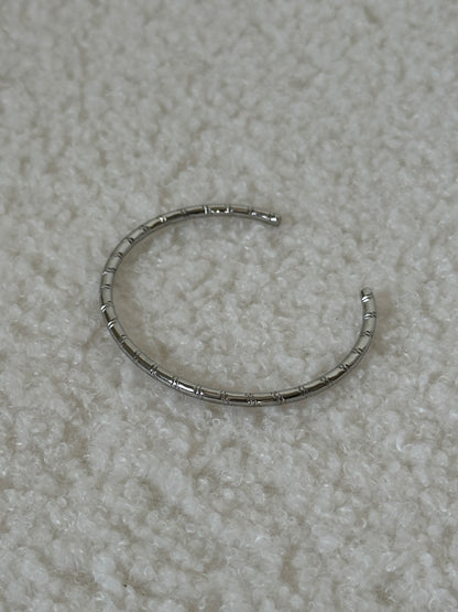 BRAZALETE RÍGIDO GRABADO
