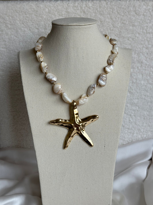 COLLAR ESTRELLA PIEDRAS NACARADAS