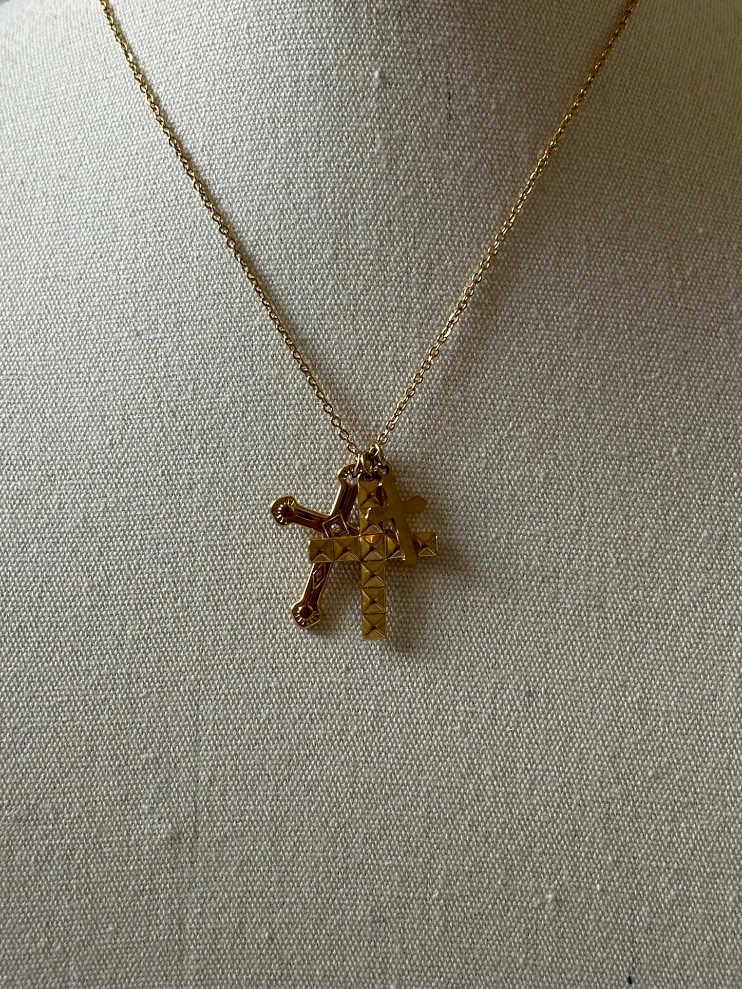 COLGANTE CRUCES
