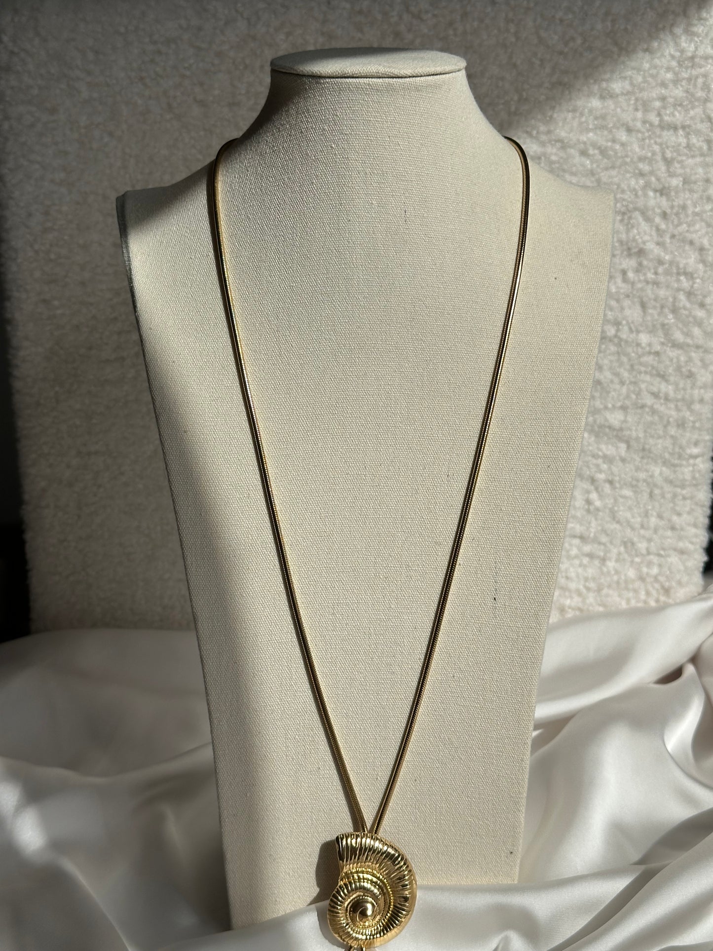 COLLAR LARGO CARACOLA