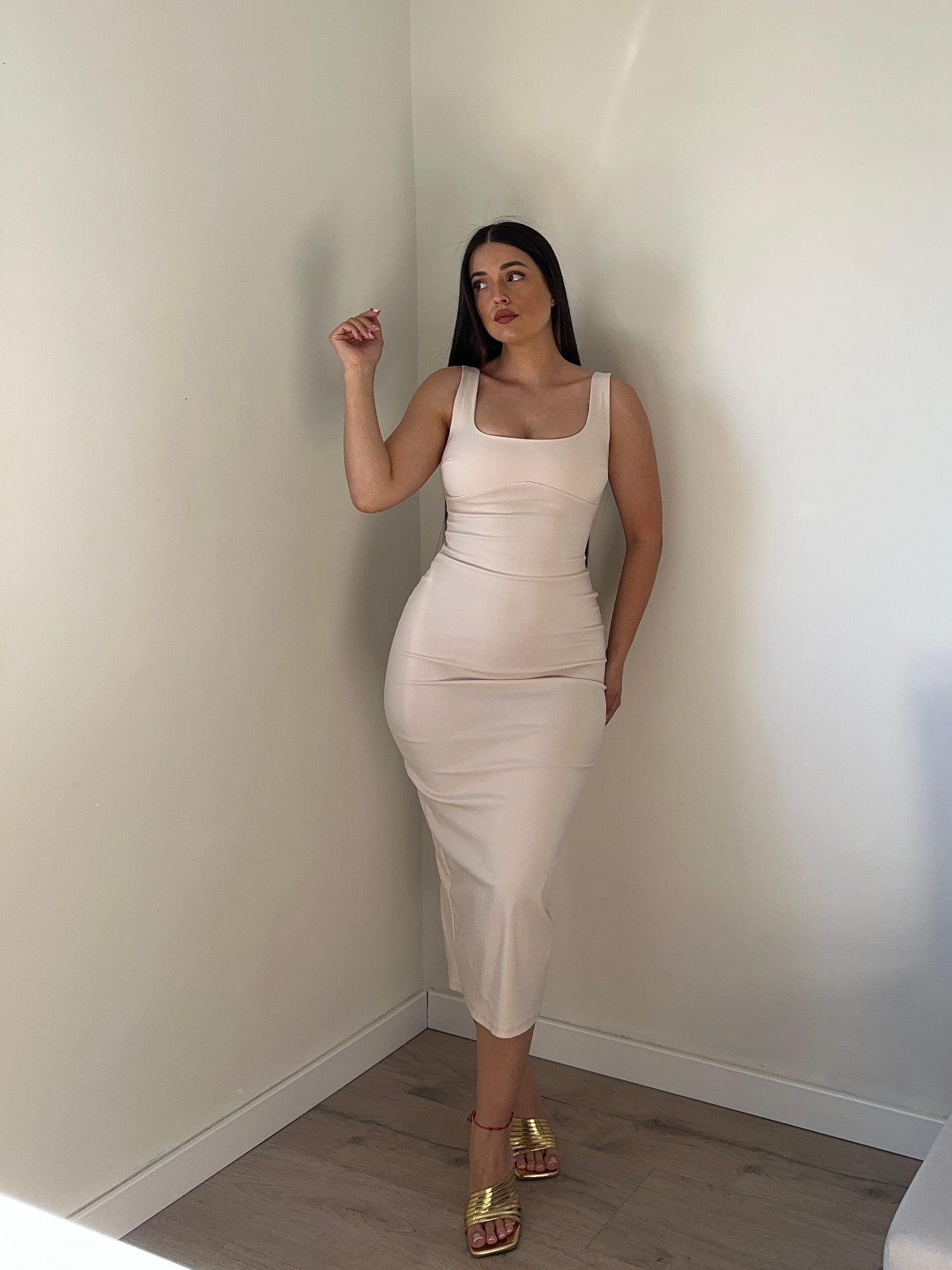 VESTIDO MIDI TIRANTES
