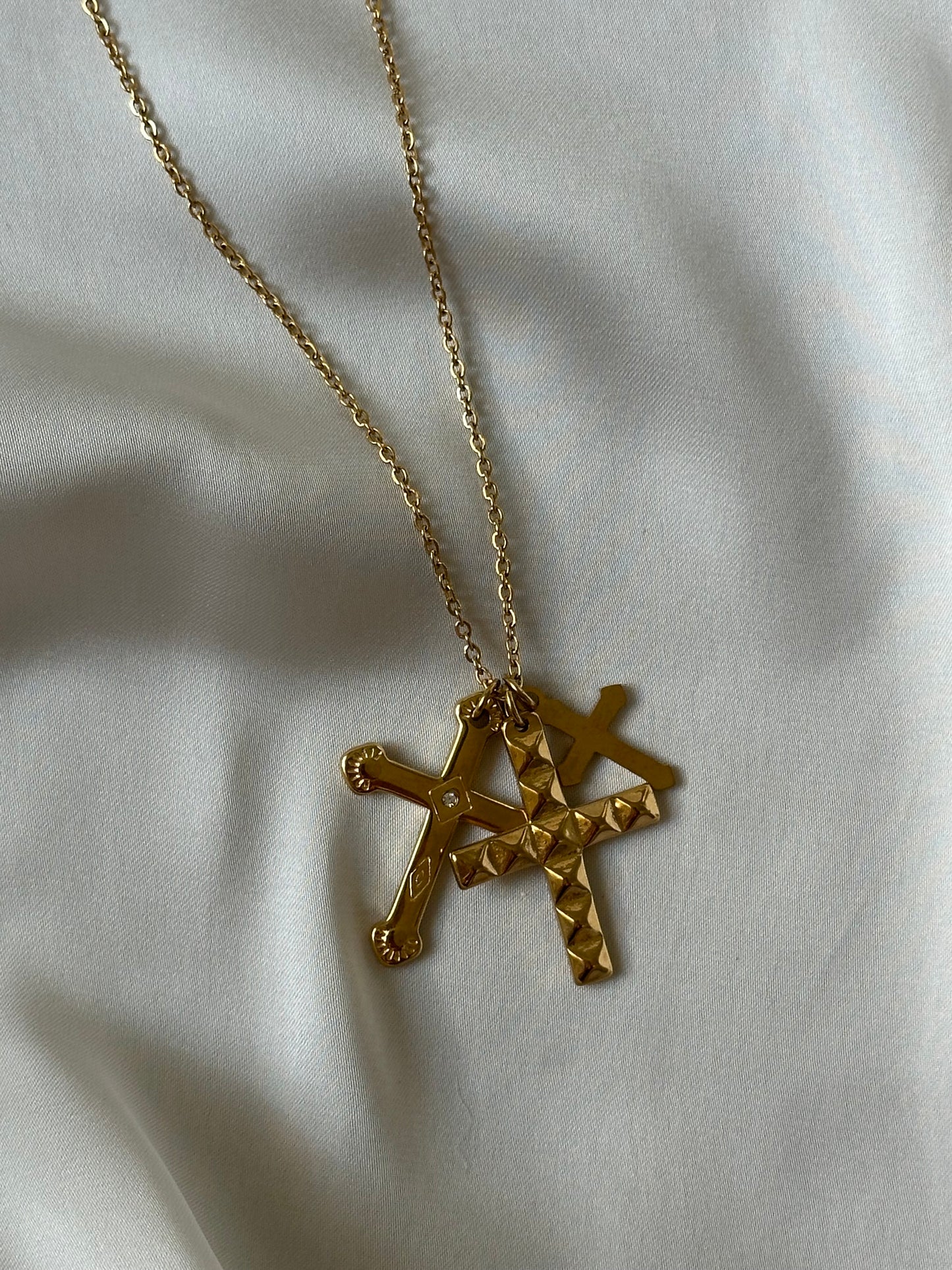 COLGANTE CRUCES