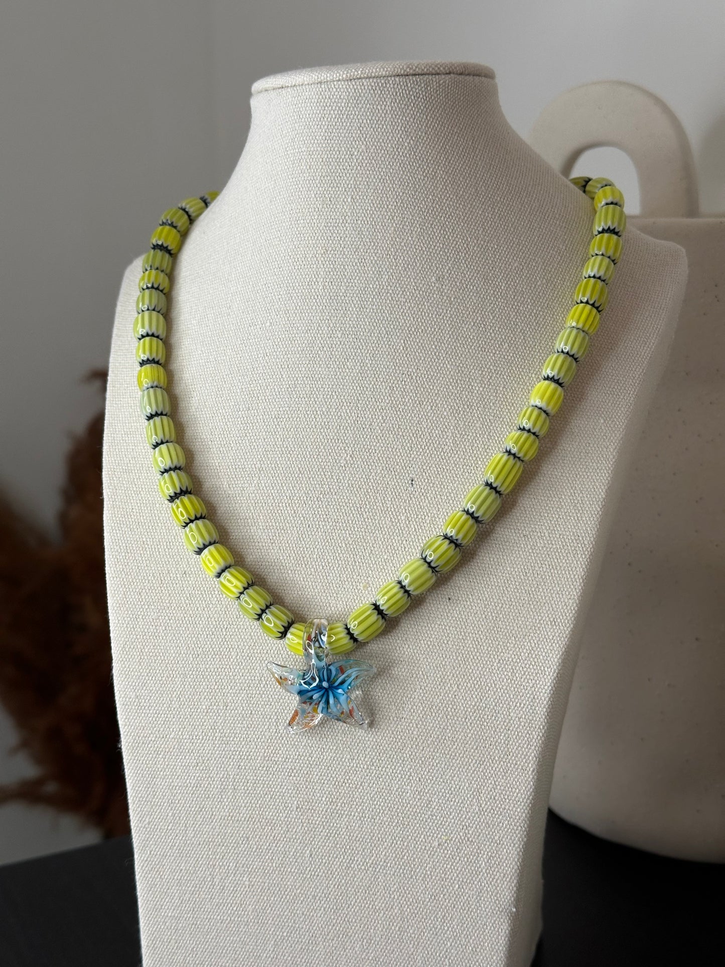 COLLAR AMARILLO ESTRELLA (PREVENTA)
