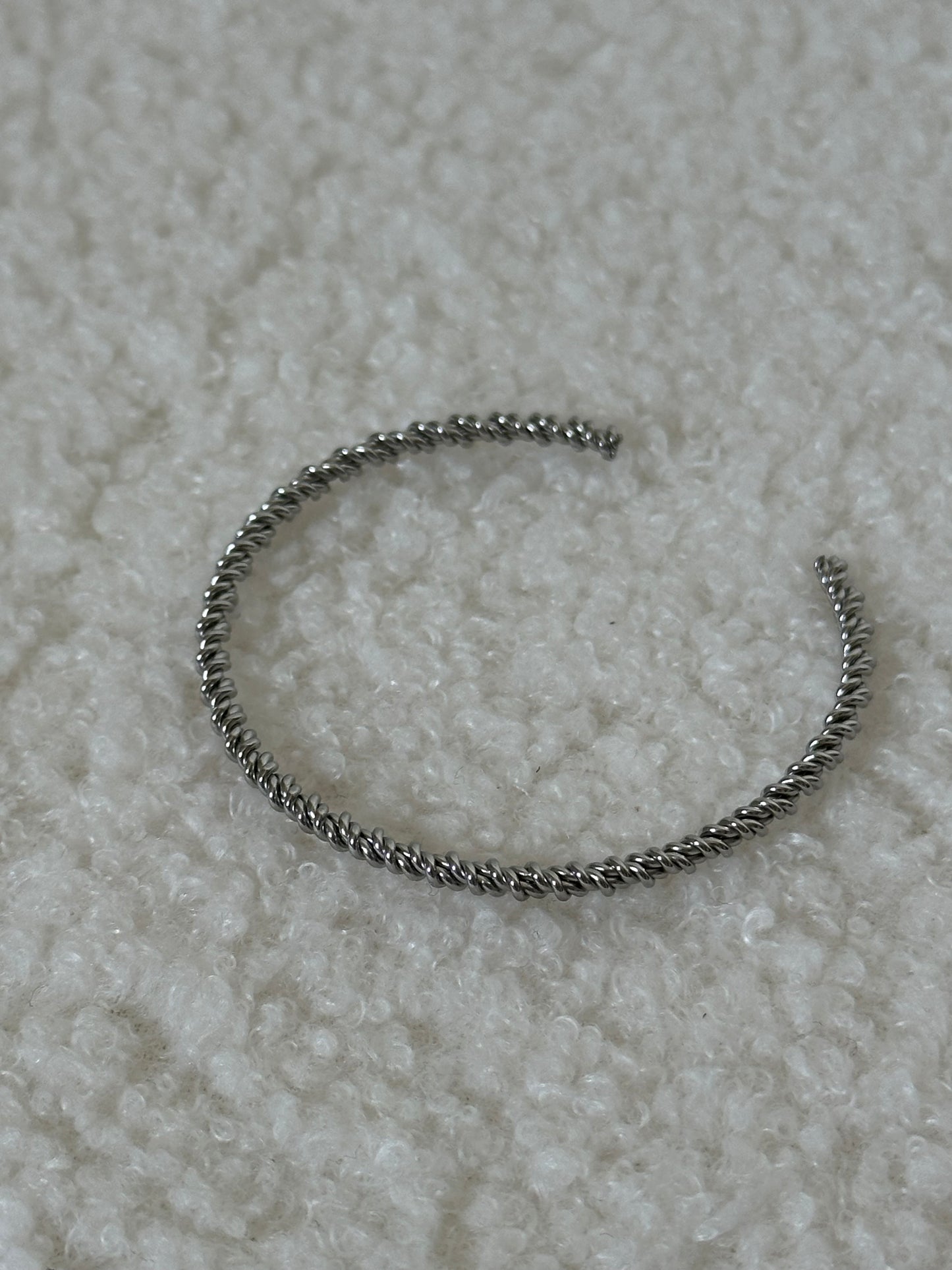 BRAZALETE RÍGIDO LIADO