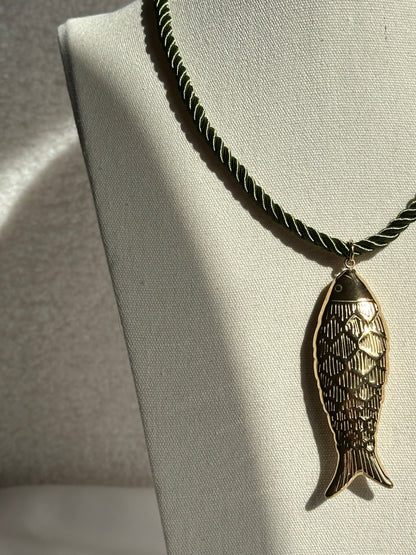 COLLAR CORDÓN PEZ