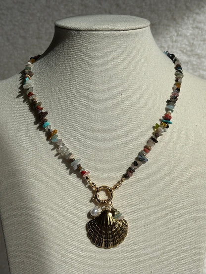 COLLAR PIEDRA COLORES CONCHA