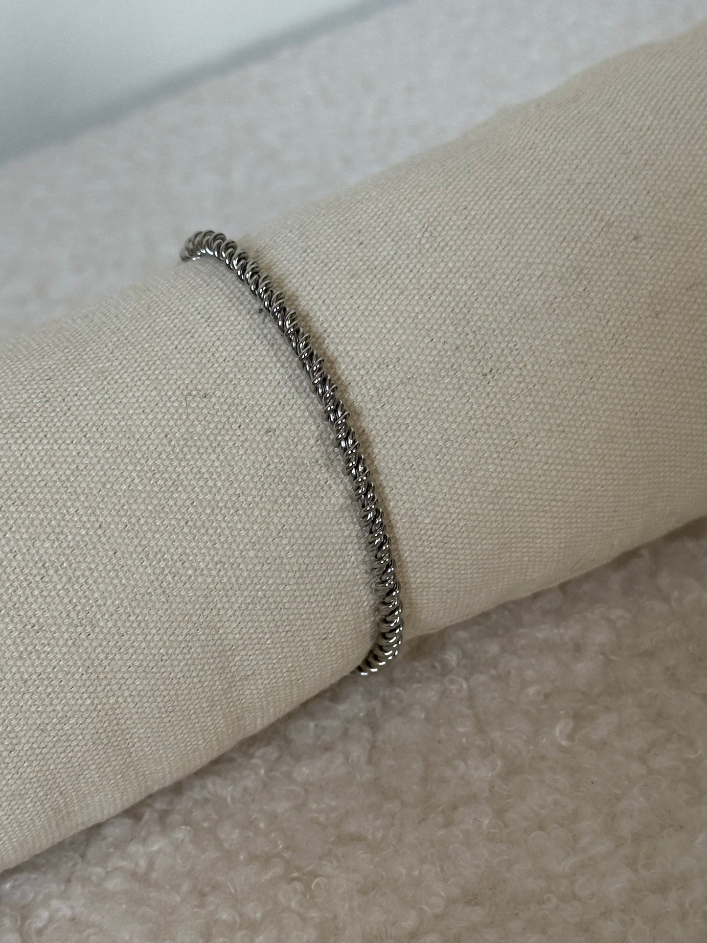 BRAZALETE RÍGIDO LIADO