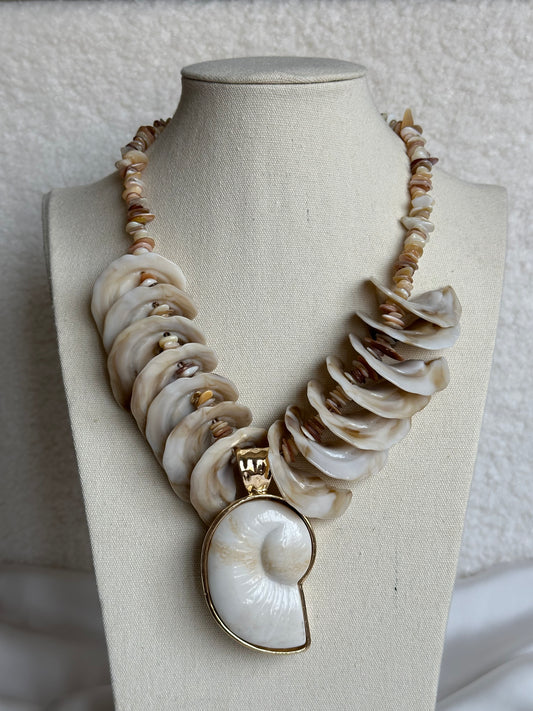 COLLAR CARACOLA CONCHAS