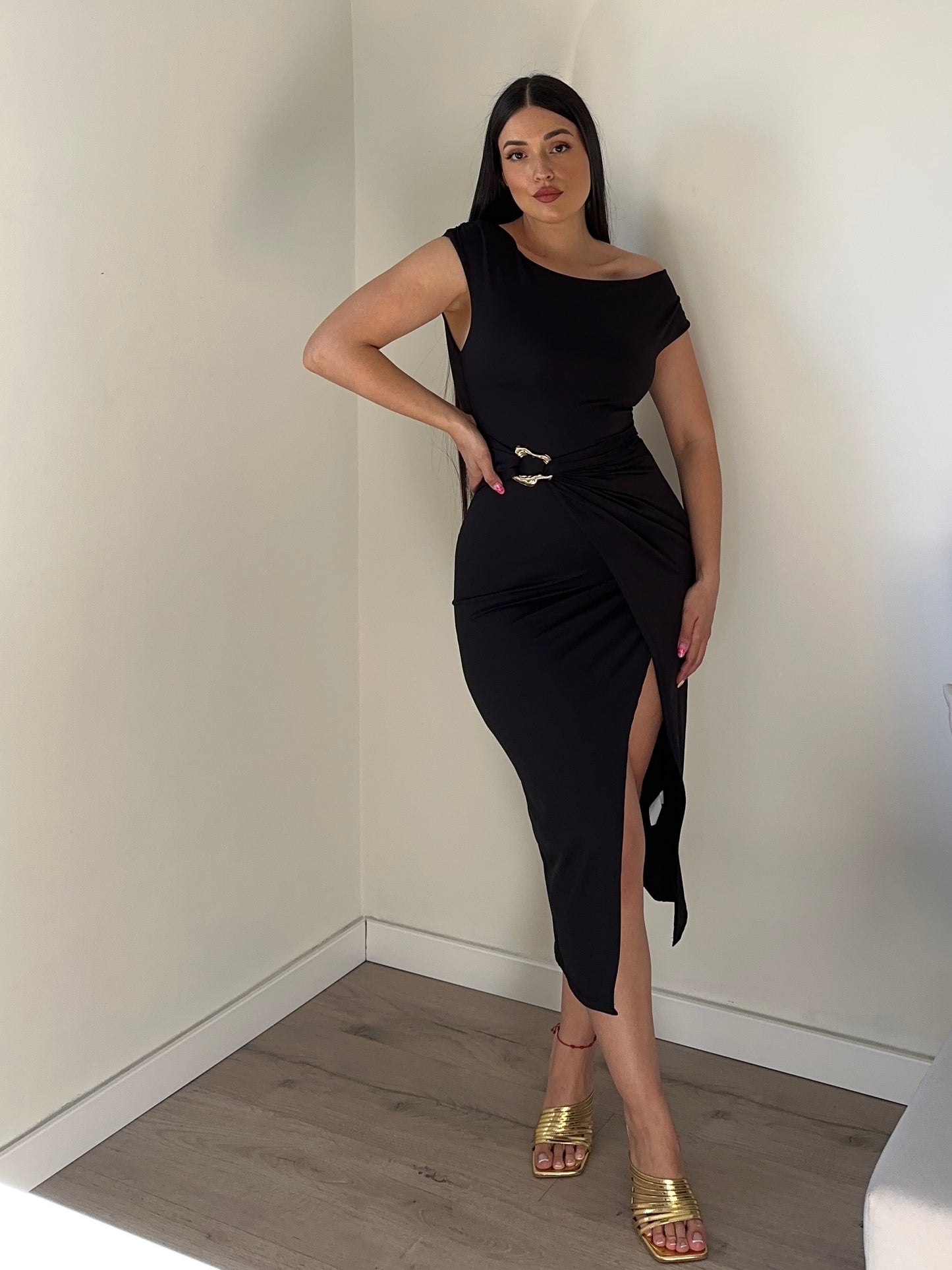 VESTIDO MIDI DRAPEADO APLIQUE