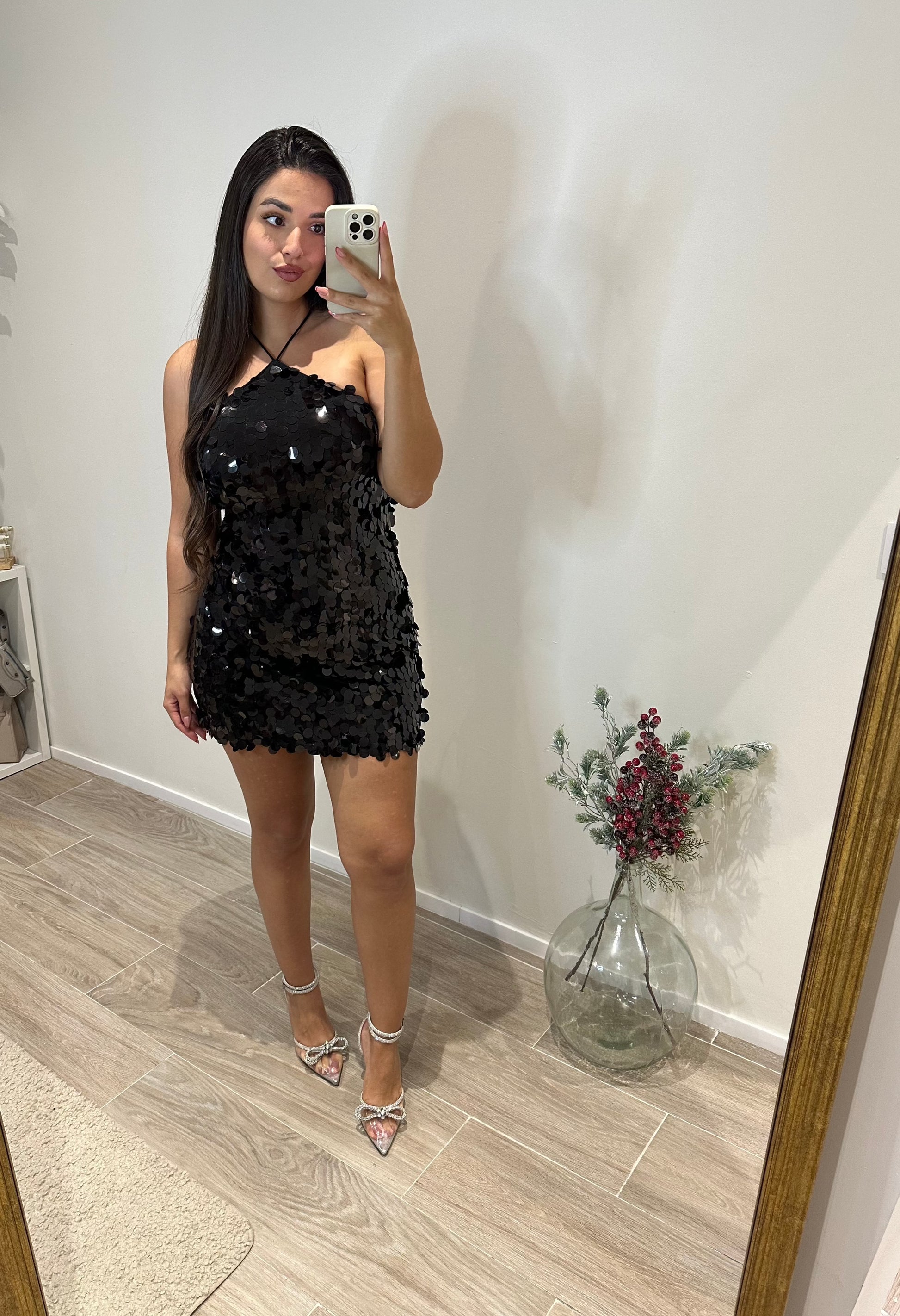 VESTIDO HALTER LENTEJUELAS Negro1