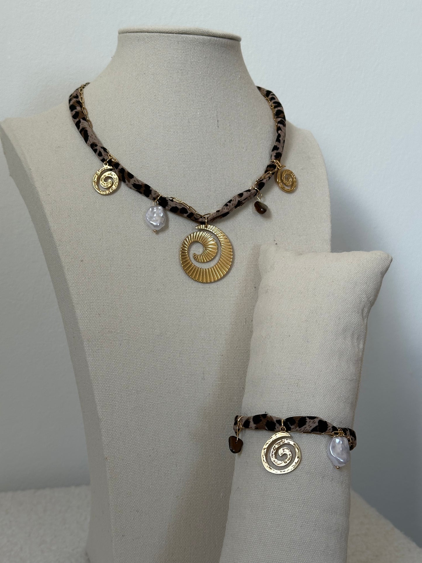 COLLAR ANIMAL PRINT CHARMS