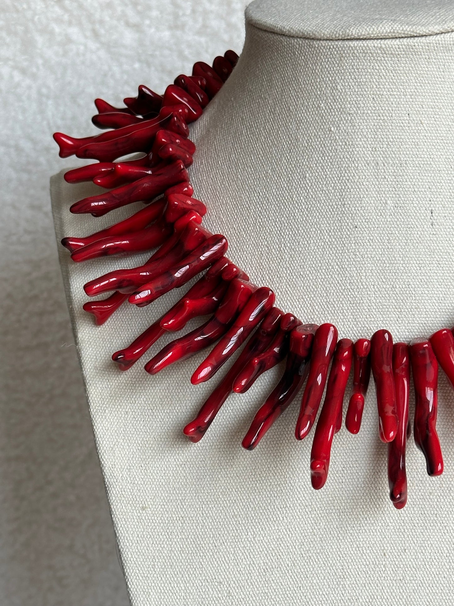 COLLAR CORAL ROJO
