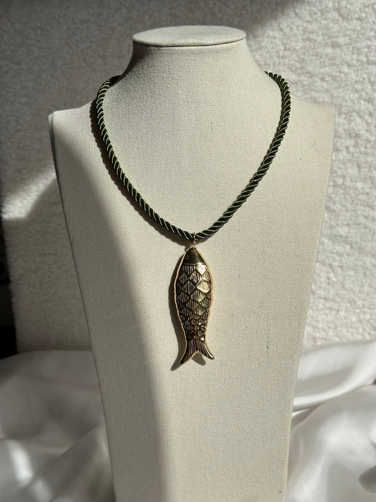 COLLAR CORDÓN PEZ