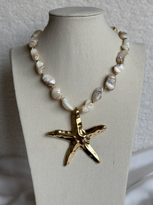 COLLAR ESTRELLA PIEDRAS NACARADAS