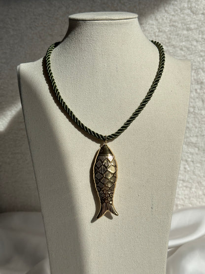COLLAR CORDÓN PEZ