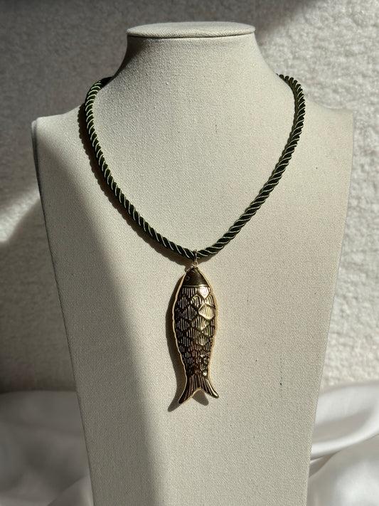 COLLAR CORDÓN PEZ