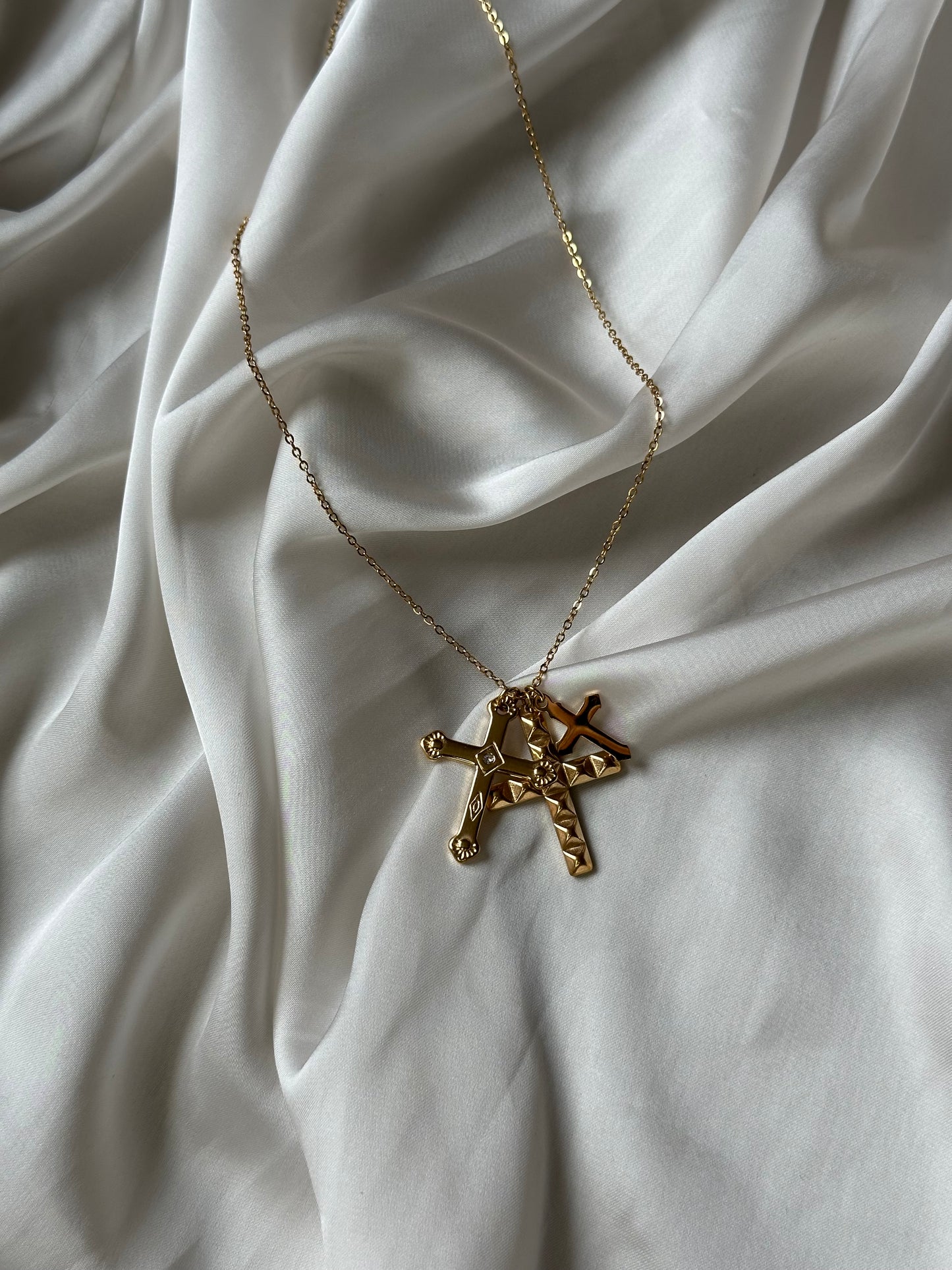 COLGANTE CRUCES