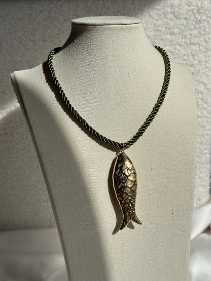 COLLAR CORDÓN PEZ