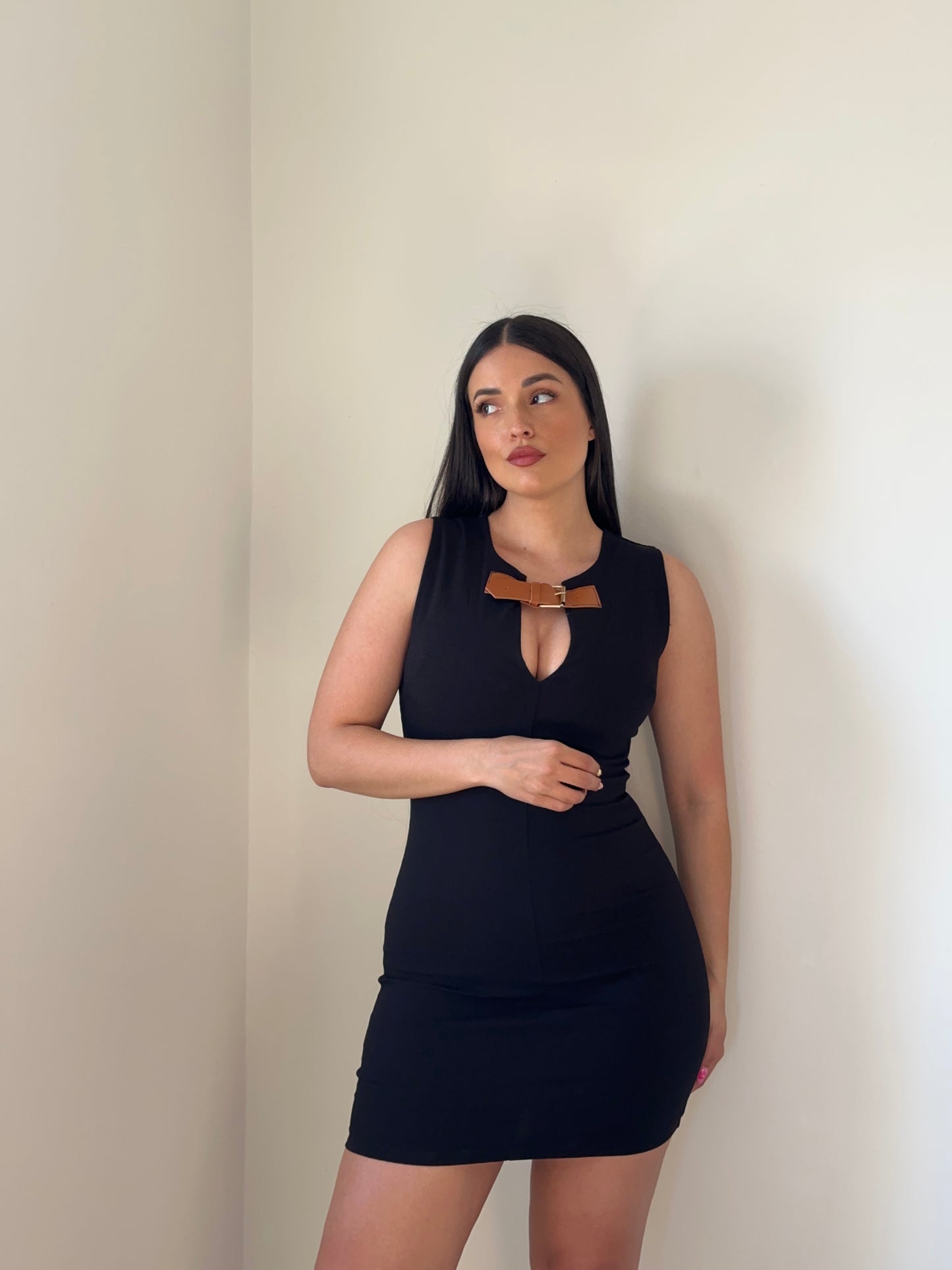 VESTIDO MINI HEBILLA