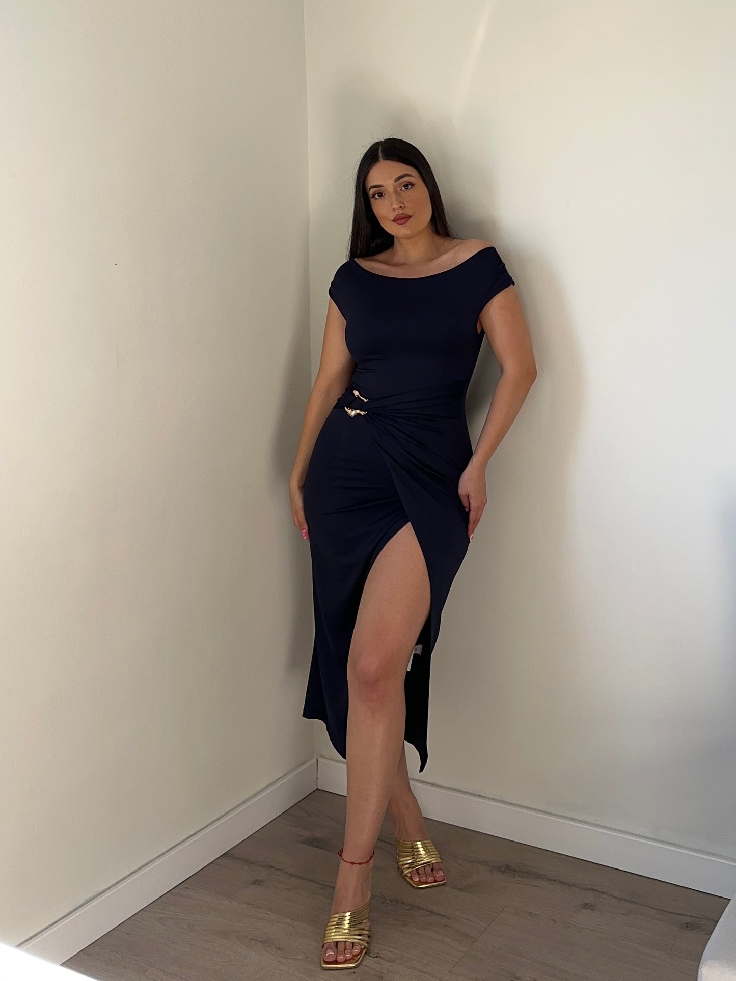 VESTIDO MIDI DRAPEADO APLIQUE
