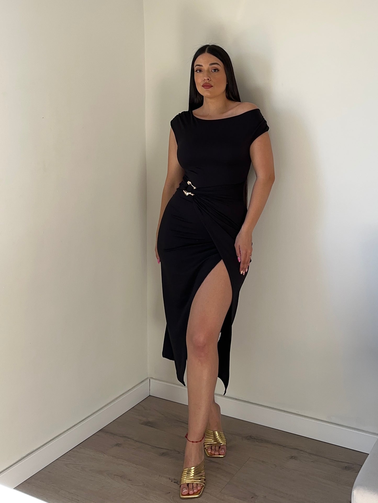 VESTIDO MIDI DRAPEADO APLIQUE
