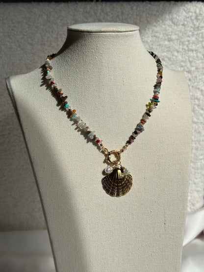 COLLAR PIEDRA COLORES CONCHA