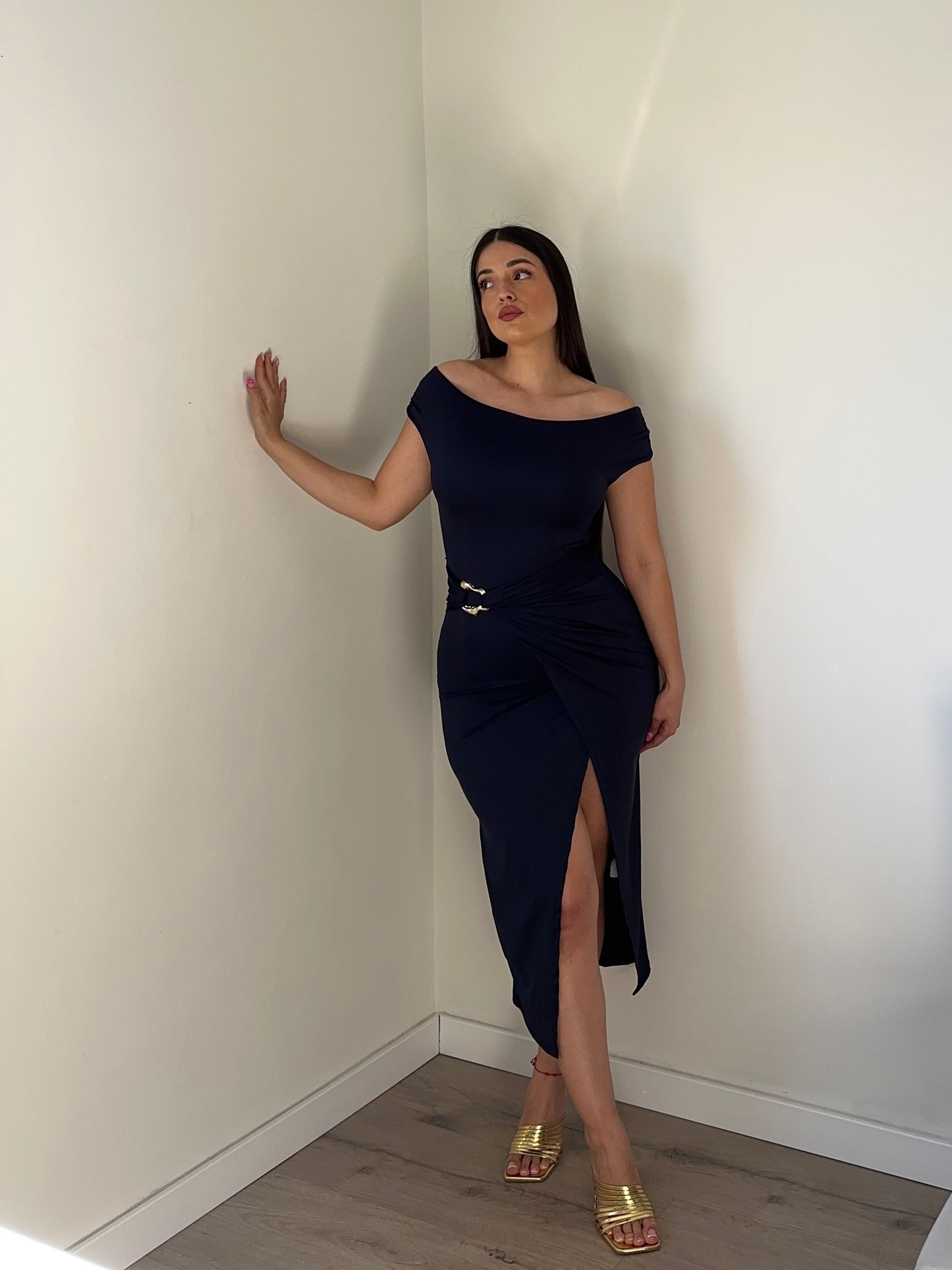 VESTIDO MIDI DRAPEADO APLIQUE